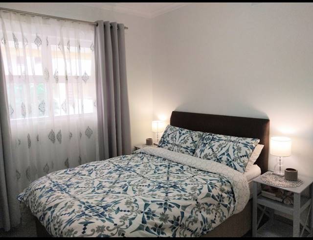 1 BEDROOM APARTMENT FOR SALE IN UMHLANGA RIDGE
